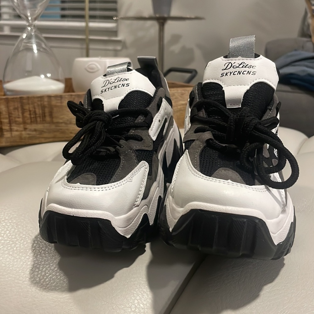 Size 6 - Picture 3 of 5